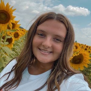 Meet your Posher, Belle